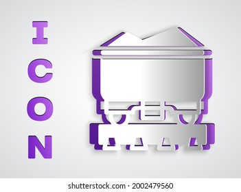 Icono del vagón del tren de carbón de corte de papel aislado en el fondo gris. Transporte ferroviario. Estilo de arte de papel. Vector