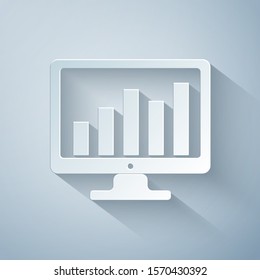 Recorte de papel Pantalla de ordenador con gráficos y gráficos financieros aislados en fondo gris. Barras de gráfico y análisis financiero. Estilo de arte de papel. Ilustración vectorial