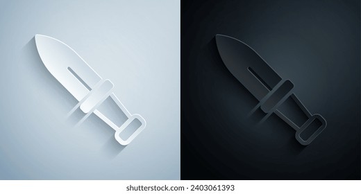 Papierschnitt Dagger Symbol einzeln auf grauem und schwarzem Hintergrund. Knife-Symbol. Schwert mit scharfem Blade. Kunststil aus Papier. Vektorgrafik