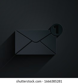 Icono de envoltura de papel aislado en fondo negro. Concepto de mensaje recibido. Nuevo mensaje entrante de correo electrónico, sms. Servicio de entrega de correo. Estilo de arte de papel. Ilustración vectorial