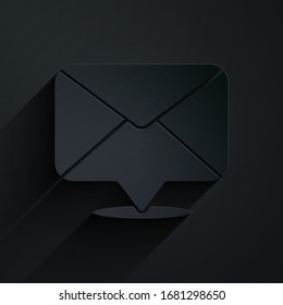 Papier-Schnitt Umschlag Symbol einzeln auf schwarzem Hintergrund. E-Mail-Nachrichtenbriefsymbol. Kunststil aus Papier. Vektorillustration-Illustration