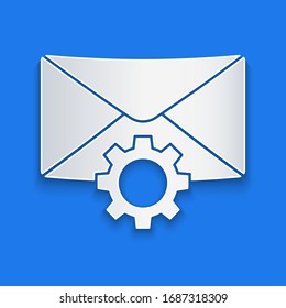 Icono de ajuste de envoltura de papel aislado en fondo azul. Estilo de arte de papel. Ilustración vectorial