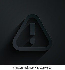 Corte de papel Exclamación en icono triángulo aislado en fondo negro. Signo de advertencia de peligro, cuidado, atención, advertencia de peligro importante. Estilo de arte de papel. Ilustración vectorial