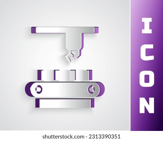 Cortado de papel Icono de la correa del sistema transportador de fábrica aislado en fondo gris. Concepto de industria robótica. Estilo de arte de papel. Ilustración vectorial