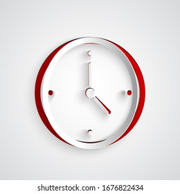 Corte de papel Icono de entrega rápida aislado en fondo gris. Servicio puntual, cronómetro en movimiento, concepto de fecha límite, velocidad del reloj. Estilo de arte de papel.  Ilustración vectorial
