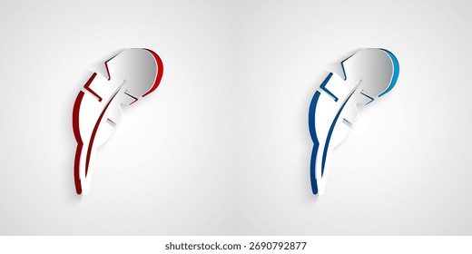 Papel cortado Pluma icono de la pluma aislado sobre fondo gris. Estilo de arte de papel. Vector