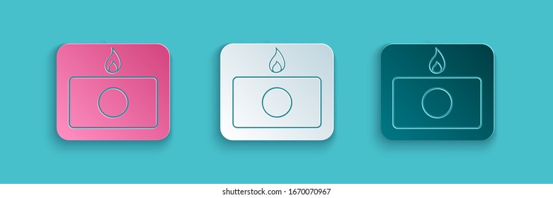 Icono del sistema de alarma contra incendios aislado en fondo azul. Tire de la caja de seguridad contra incendios. Estilo de arte de papel. Ilustración vectorial