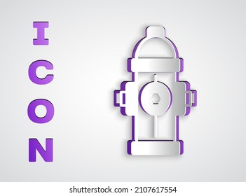 Cortado de papel Icono del hidrante de fuego aislado en fondo gris. Estilo de arte de papel. Vector