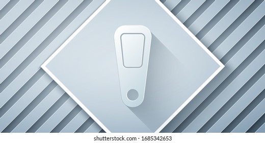 Icono de espejo de mano cortada en papel aislado en fondo gris. Estilo de arte de papel. Ilustración vectorial
