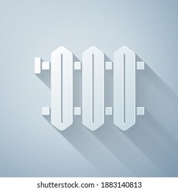 Icono del radiador de calefacción de corte de papel aislado en fondo gris. Estilo de arte de papel. Vector