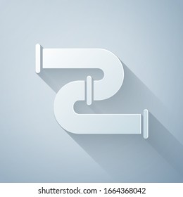 Papierschnitt Metallrohrsymbol der Industrie einzeln auf grauem Hintergrund. Rohrleitungsteile verschiedener Formen. Kunststil aus Papier. Vektorillustration-Illustration