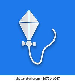 Papier geschnitten Drachensymbol einzeln auf blauem Hintergrund. Kunststil aus Papier. Vektorillustration-Illustration
