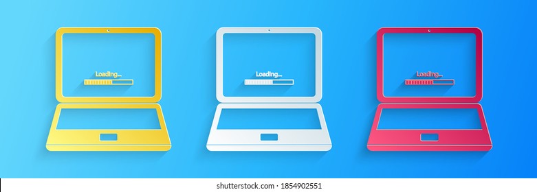 Recorte de papel Proceso de actualización de portátiles con icono de barra de carga aislado en fondo azul. Actualización del software del sistema. Cargando el proceso en la pantalla del portátil. Estilo de arte de papel. Vector.