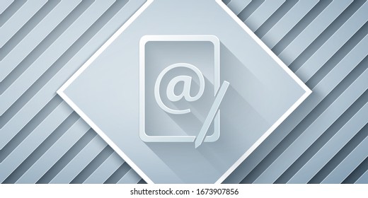 Icono de correo y correo electrónico aislado en fondo gris. Símbolo de sobres e-mail. Signo de mensaje de correo electrónico. Estilo de arte de papel.  Ilustración vectorial
