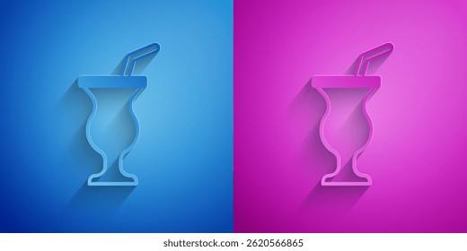 Ícone de Milkshake de corte de papel isolado no fundo azul e roxo. Copo de plástico com tampa e palha. Estilo da arte do papel. Vetor