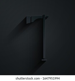 Icono de hacha de tomahawk nativo americano aislado en fondo negro. Estilo de arte de papel.  Ilustración vectorial