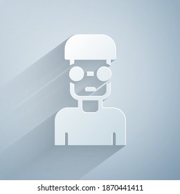 Cortado de papel Icono de nerd geek aislado en fondo gris. Estilo de arte de papel. Vector