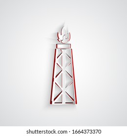 Cortado de papel Plataforma de aceite con icono de fuego aislado en fondo gris. Torre de gas. Objeto industrial. Estilo de arte de papel. Ilustración vectorial