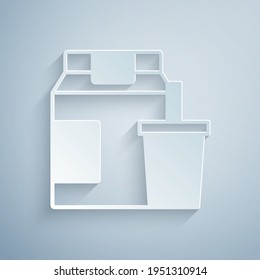 Recorte de papel Pedido en línea e icono de entrega de comida rápida aislado en fondo gris. Estilo de arte de papel. Vector