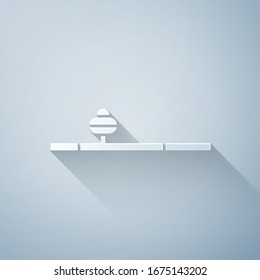 Icono de tubería de opio de corte de papel aislado en fondo gris. Estilo de arte de papel.  Ilustración vectorial