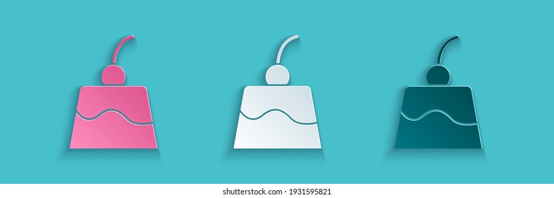 Cortado de papel crema de crema de pudding con icono de acristalamiento de caramelo aislado en fondo azul. Estilo de arte de papel. Vector