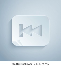 Icono de Botón de rebobinado de corte de papel aislado sobre fondo gris. Estilo de arte de papel. Vector