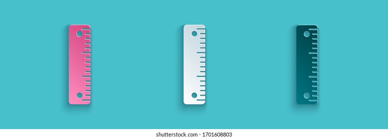 Icono de regla de corte de papel aislado en fondo azul. Símbolo directo. Estilo de arte de papel. Ilustración vectorial