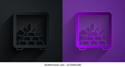 Cortado de papel Caja fuerte con un icono de barras doradas aislado en negro sobre fondo morado. Metales preciosos depositados en bancos. Tesorería metálica. Protección de datos fiable. Estilo de arte de papel. Vector