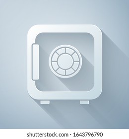 Icono de recorte de papel Seguro aislado en fondo gris. La puerta protege una bóveda de banco con una cerradura combinada. Protección de datos confiable. Estilo de arte de papel.  Ilustración vectorial