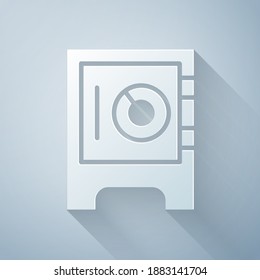 Icono de recorte de papel Seguro aislado en fondo gris. La puerta protege una bóveda de banco con una cerradura combinada. Protección de datos fiable. Estilo de arte de papel. Vector