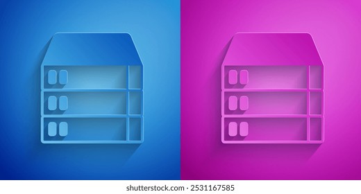 Ícone de servidor, dados e hospedagem na Web com corte de papel isolado no plano de fundo azul e roxo. Estilo da arte do papel. Vetor