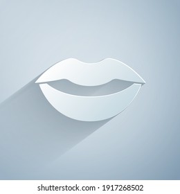 Recorte de papel Icono de labios sonrientes aislados en fondo gris. Símbolo sonrisa. Estilo de arte de papel. Vector