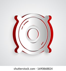 Icono del altavoz estéreo cortado en papel aislado en fondo gris. Altavoces del sistema de sonido. Icono de música. Equipo de bajos de altavoces de columna musical. Estilo de arte de papel. Ilustración vectorial