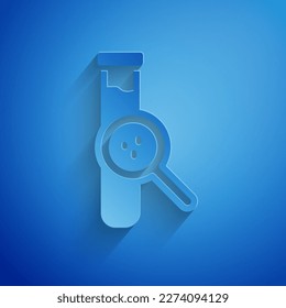 Corte de papel Tubo de ensayo y el icono de ensayo de laboratorio químico del matraz aislado en el fondo azul. Señal de vidrio de laboratorio. Estilo de arte de papel. Vector