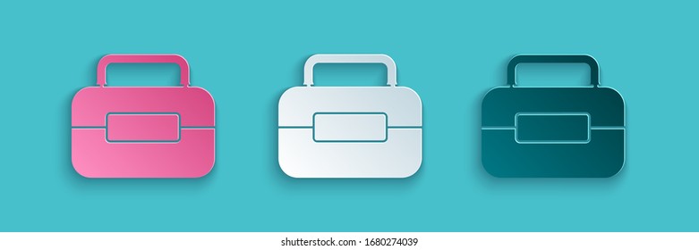 Papier geschnitten Toolbox Symbol einzeln auf blauem Hintergrund. Werkzeugkasten-Zeichen. Kunststil aus Papier. Vektorillustration-Illustration