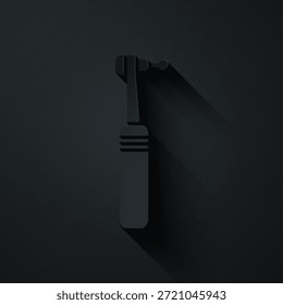 Icono del taladro del diente del corte de papel aislado en fondo negro. Pieza de mano dental para herramientas de perforación y rectificado. Instrumento médico. Estilo de arte de papel. Ilustración vectorial
