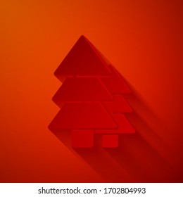 Icono de árbol de corte de papel aislado en fondo rojo. Símbolo de bosque. Estilo de arte de papel. Ilustración vectorial