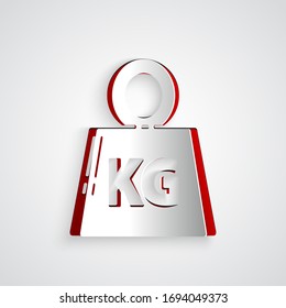 Papierschnitt Gewicht Symbol einzeln auf grauem Hintergrund. Kilogramm Gewichtsblock zum Heben und Skalieren von Gewicht. Massensymbol. Kunststil aus Papier. Vektorillustration-Illustration