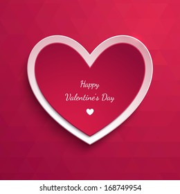 Corazón de papel sobre un fondo rojo.Tarjeta de San Valentín.  Fondo del triángulo. Ilustración vectorial.