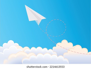 El avión de papel vuela en el cielo
