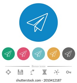 El plano de papel muestra iconos blancos planos en fondos de color redondo. 6 iconos de bonificación incluidos.