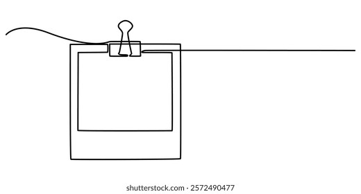 papers with paper clip continuous one line drawing, Paper note with clip in flat style. Note paper pieces vector illustration on isolated background. Sheets of note papers sign business concept, blank