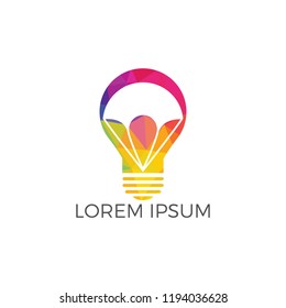 Parachute and light bulb logo design. Delivery air balloon symbol. Business corporate vector icon.