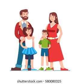 Padres junto con niños. Mamá y papá echando manos sobre los hombros de sus hijos. El concepto de amor y cuidado familiar. Ilustración vectorial moderna de estilo plano aislada en fondo blanco.