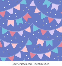 Patrón transparente de garland de bandera de partido. Repetir el patrón con las guirnaldas coloridas de banderas triangulares sobre fondo morado. Ilustración vectorial.