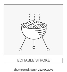  Partyzeilensymbol. Bratwürste auf niedrigem Feuer auf einem Grillofen. Lebensmittelzubereitung. BBQ-Konzept. Einzige Vektorgrafik. Bearbeitbarer Hub