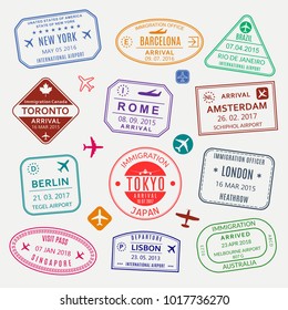 Juego de sellos de pasaporte. Sello de visado para aeropuertos de diferentes países. Caché de control personalizado. Nueva York, Roma, Ámsterdam, Londres, Barcelona, Tokio, Singapur, Lisboa, Berlín signo de inmigración. Ilustración vectorial.