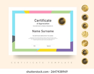 Pastel cor layout certificado com quadro moderno e distintivo de ouro ideal para o prêmio de educação criativa ou documento de conclusão do curso