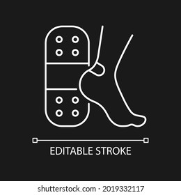 Patches for blisters white linear icon for dark theme. Skin protection from friction. Thin line customizable illustration. Isolated vector contour symbol for night mode. Editable stroke