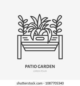 Icono de línea plana en el jardín del patio. Plantas cultivadas en letrero de ollas de flores de terraza. Delgado logo lineal para jardinería, tienda de flores.